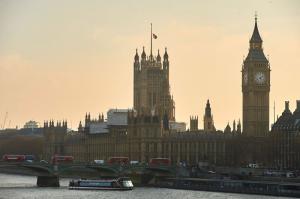 英國穆斯林為倫敦襲擊受害者募捐